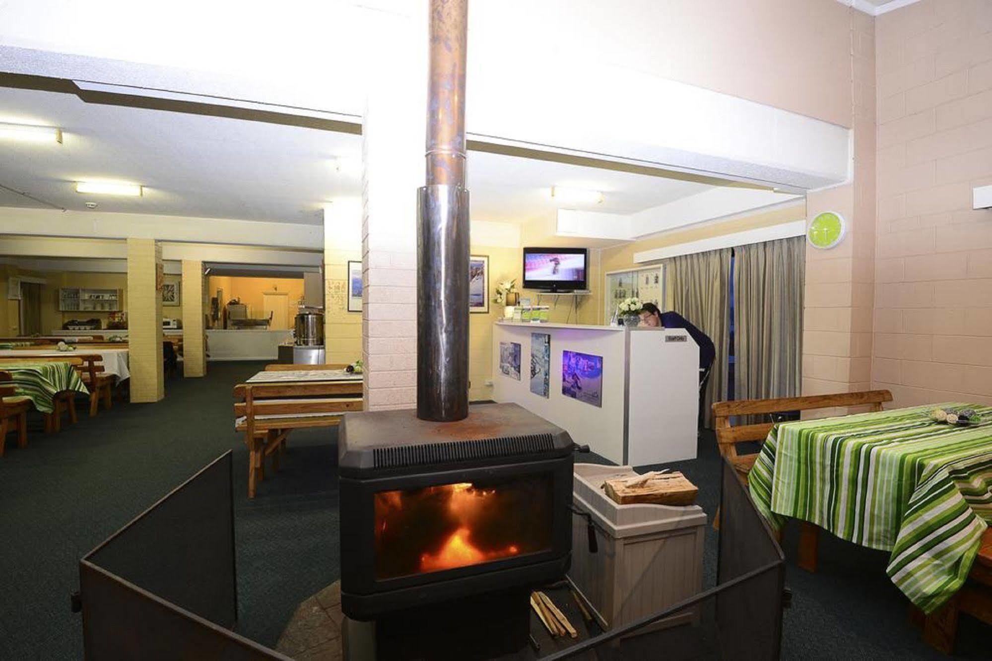 Alpine Resort Motel Jindabyne Bagian luar foto