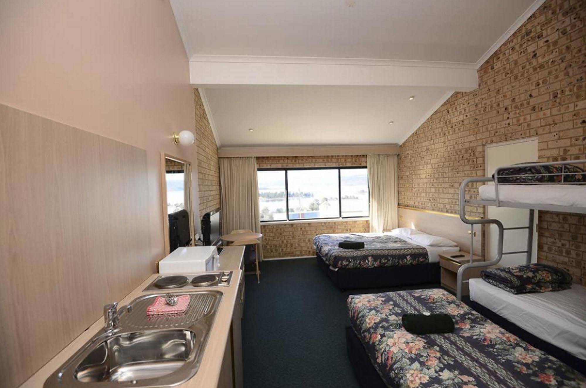 Alpine Resort Motel Jindabyne Bagian luar foto